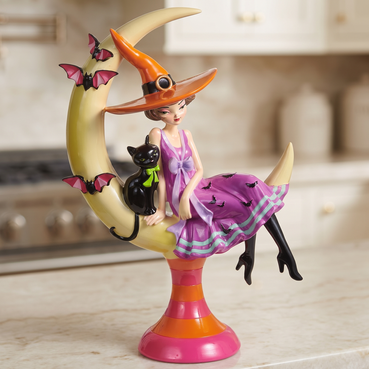 Witch on Crescent Moon with Black Cat Figurine – 38cm – close-up detail