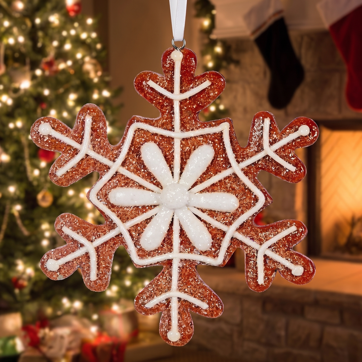Piped Gingerbread Snowflake Hanging Ornament – 10.5cm – close-up detail