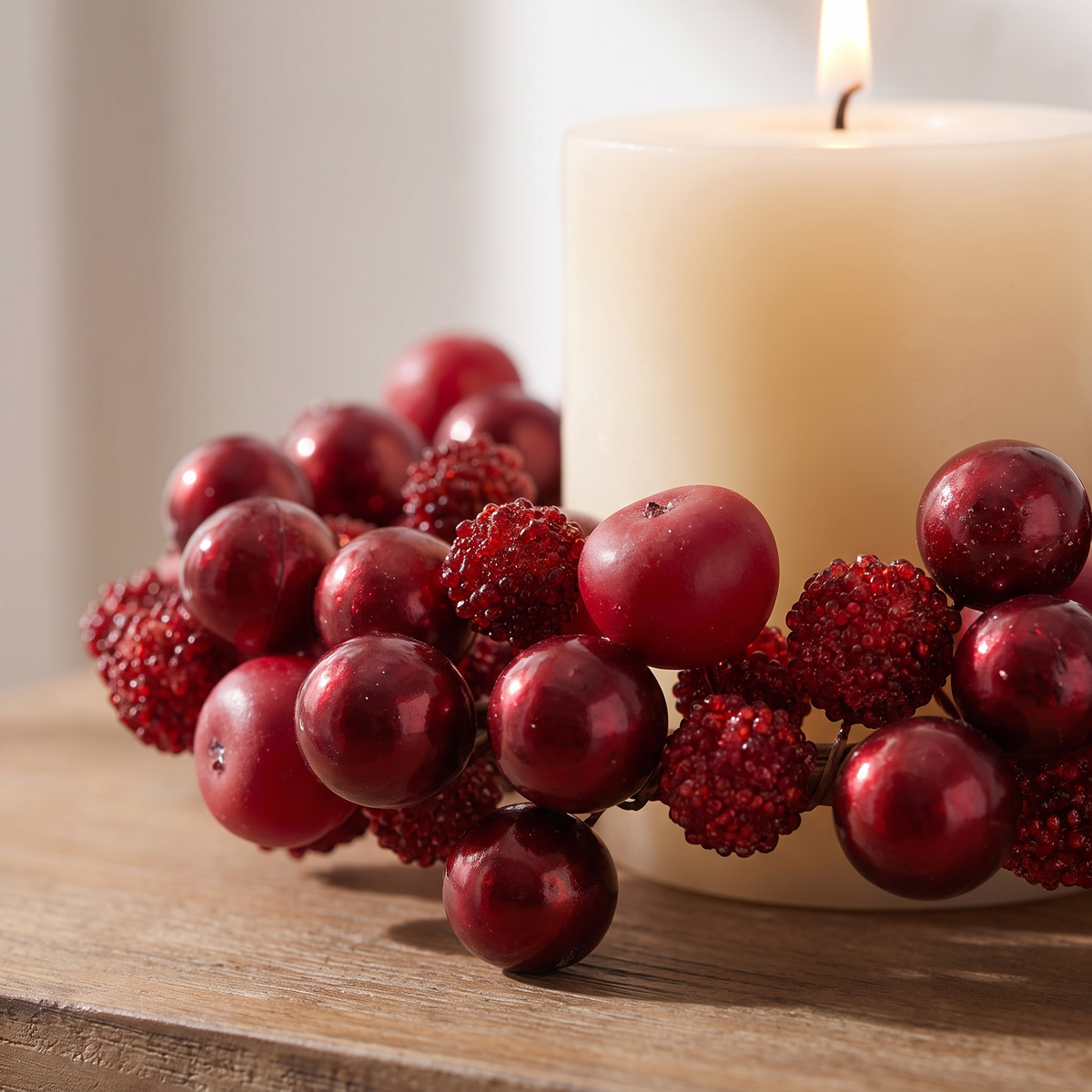 Dark Red Berry Christmas Candle Ring – 11cm – close-up of the finish and texture