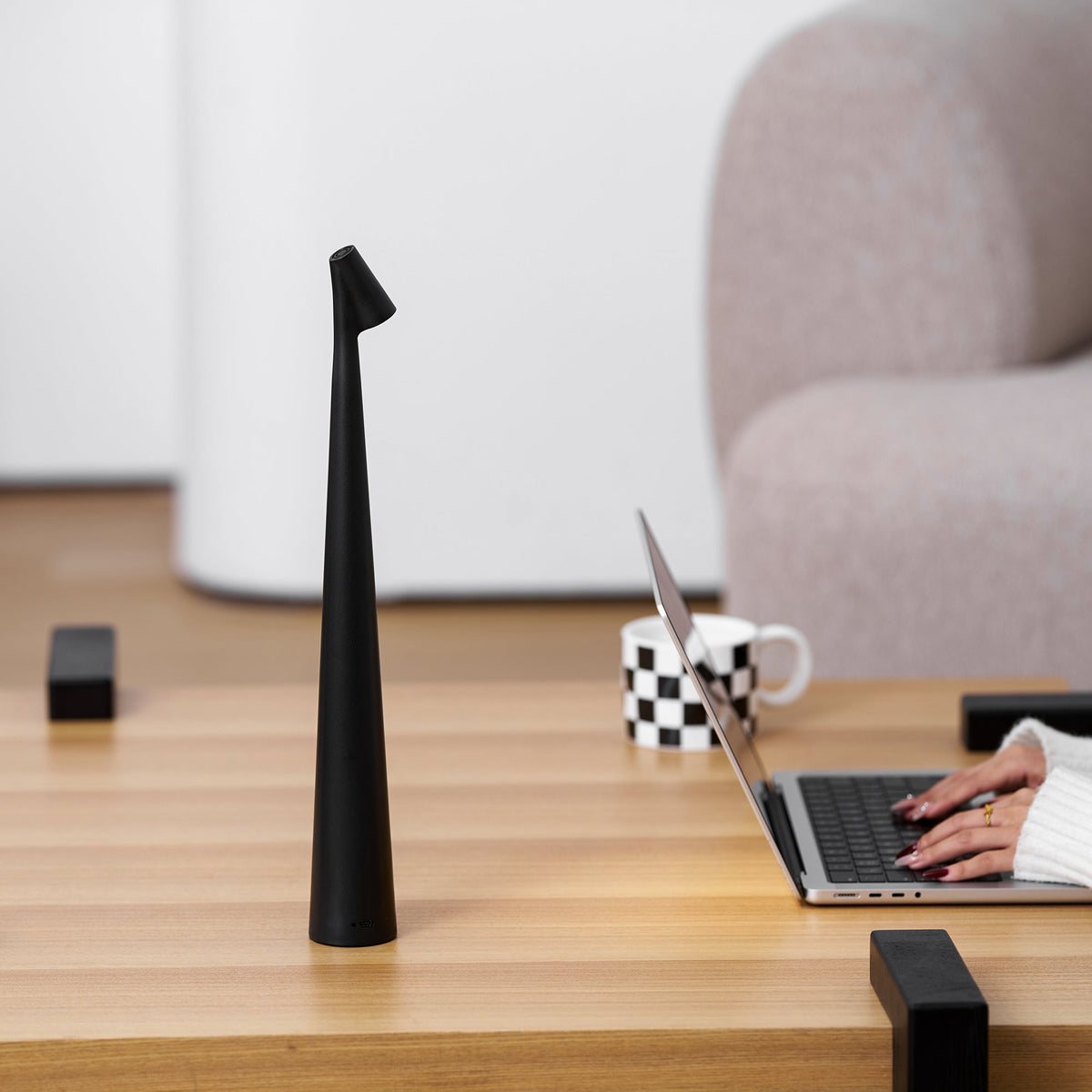 Africa Built-in Battery Table Lamp