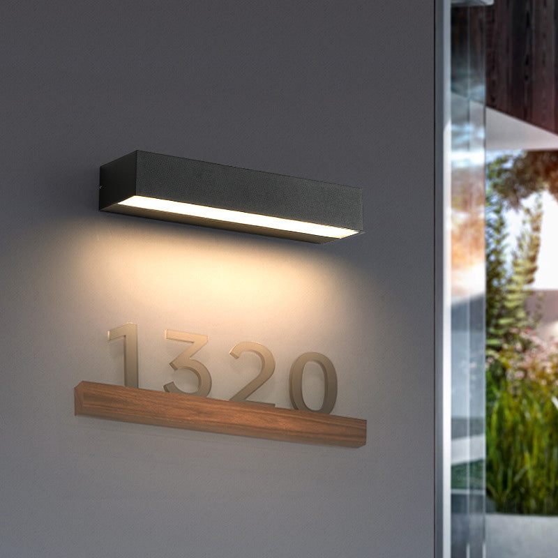 Modern Linear LED Outdoor Wall Light