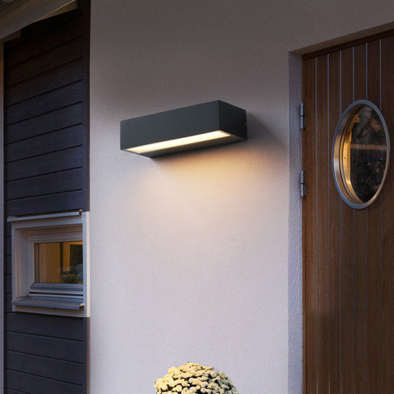 Modern Linear LED Outdoor Wall Light