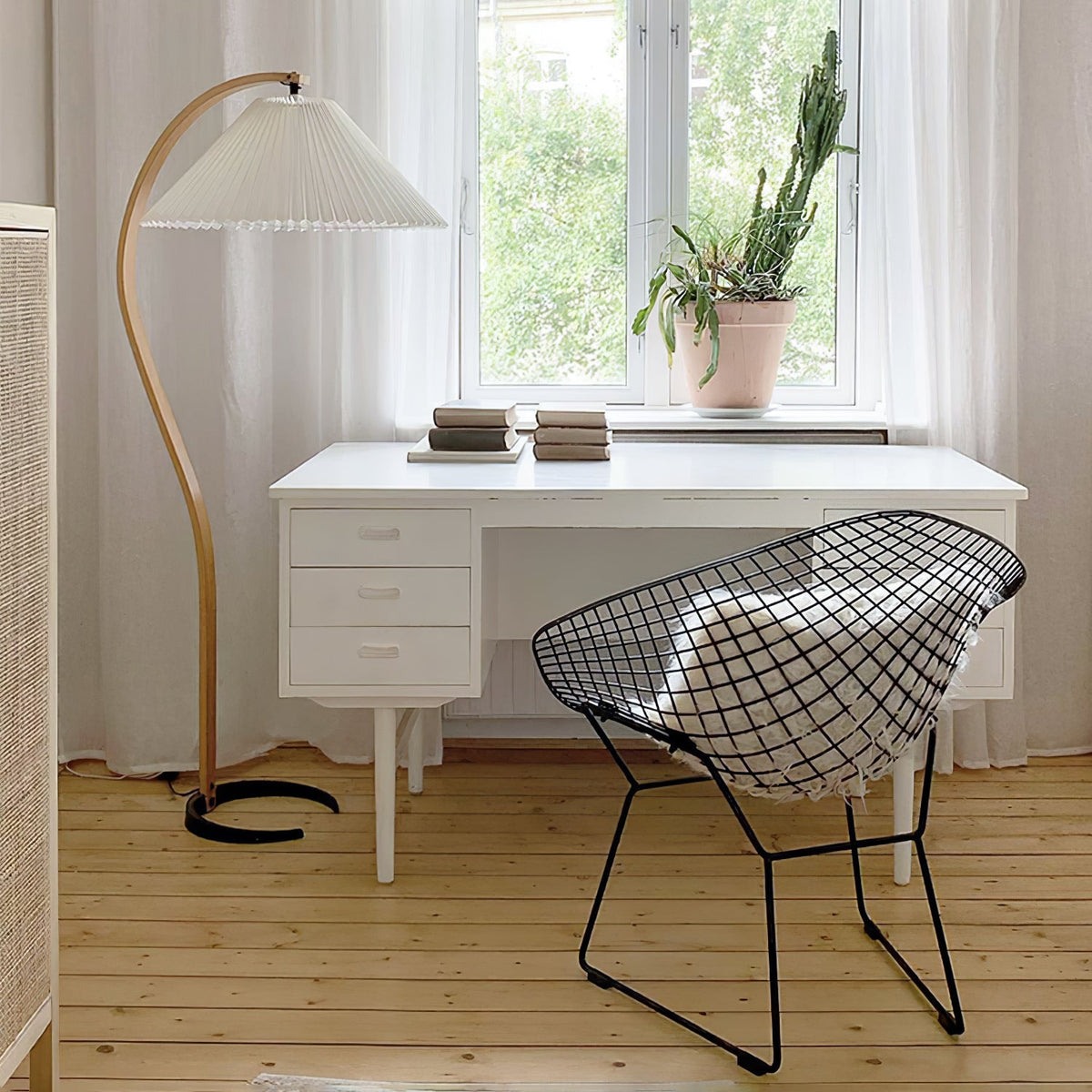 Nordlyn Curved Floor Lamp