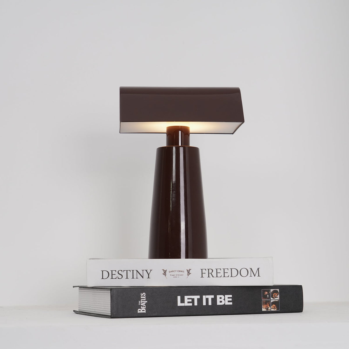 Caret Table Lamp (Built-in battery)