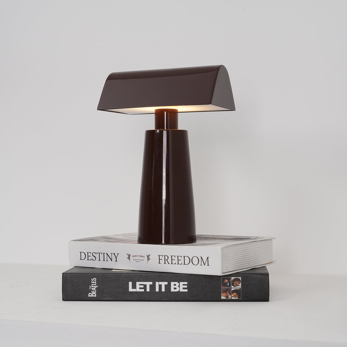 Caret Table Lamp (Built-in battery)