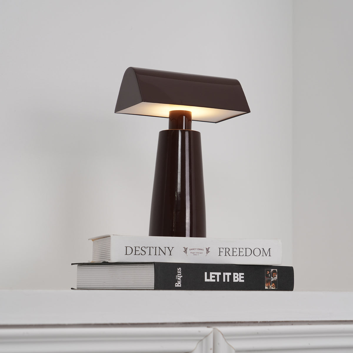 Caret Table Lamp (Built-in battery)
