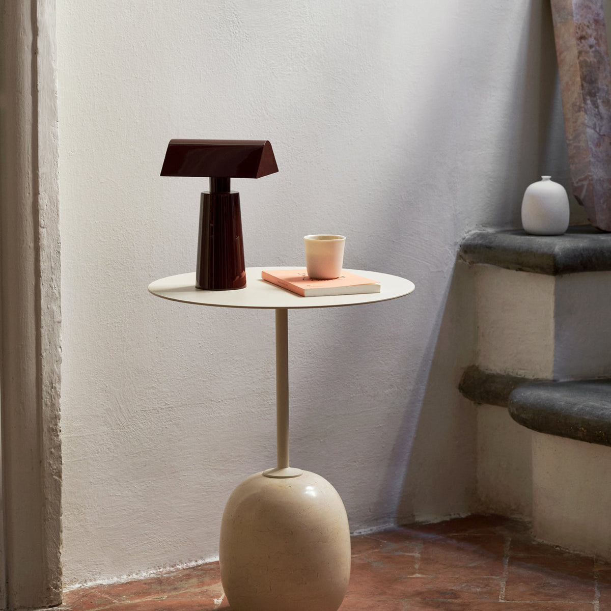Caret Table Lamp (Built-in battery)