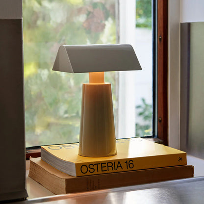 Caret Table Lamp (Built-in battery)