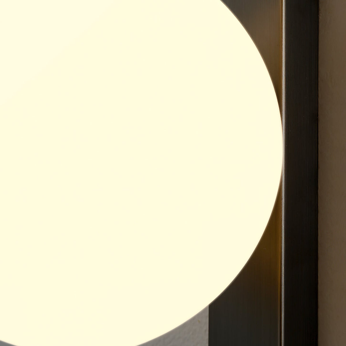 Circ 3720 Wall Lamp
