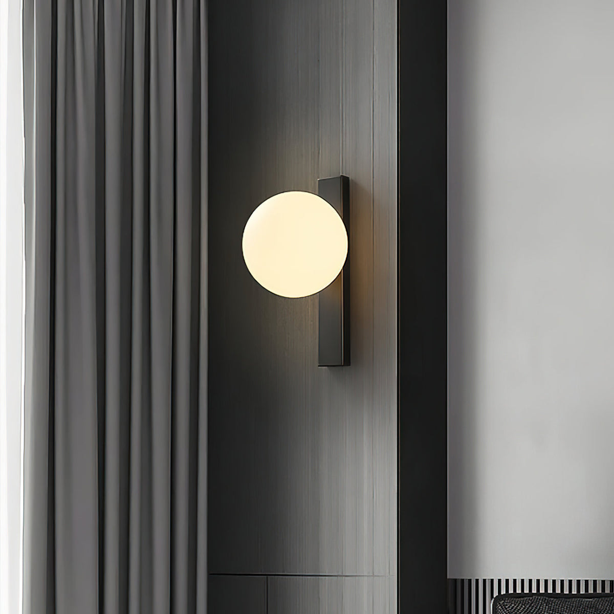 Circ 3720 Wall Lamp