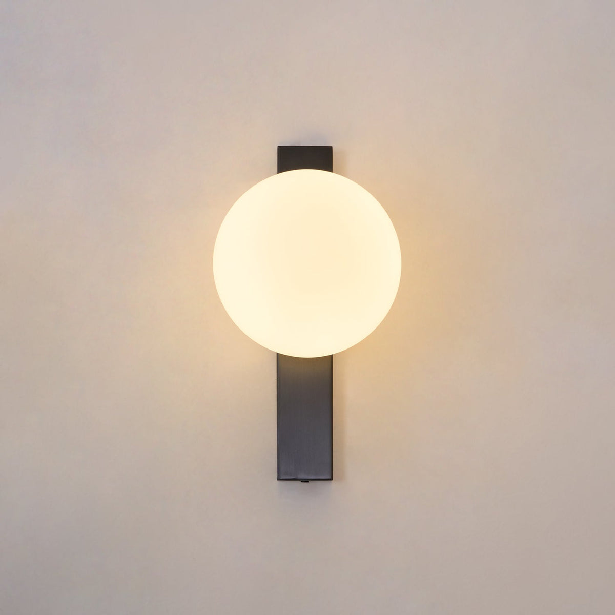 Circ 3720 Wall Lamp