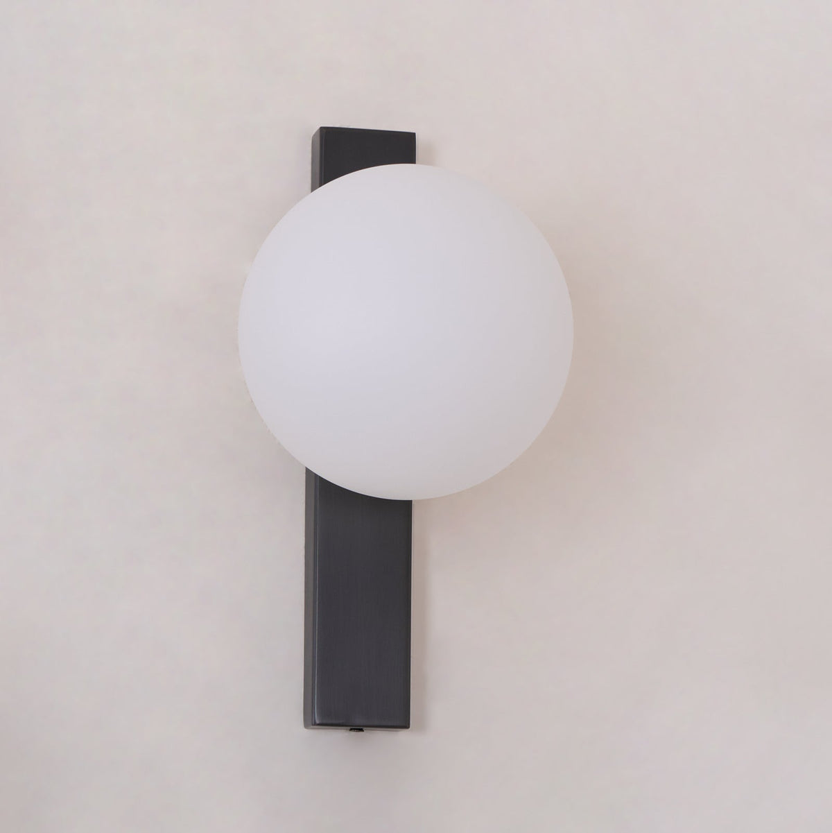 Circ 3720 Wall Lamp