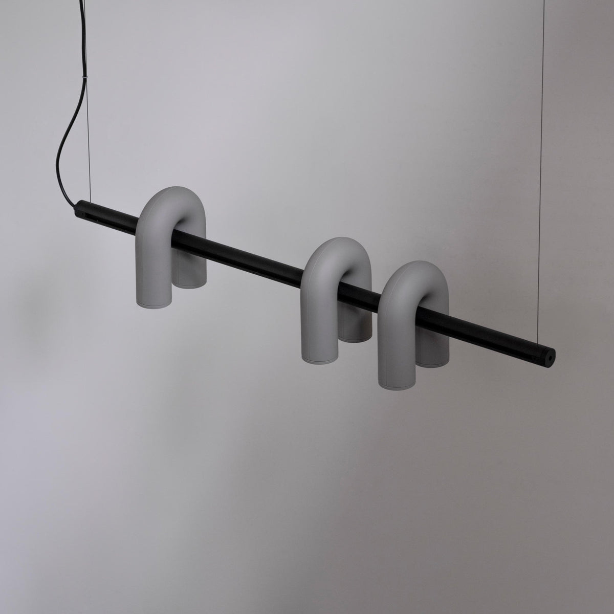 Lunaris Curve Chandelier