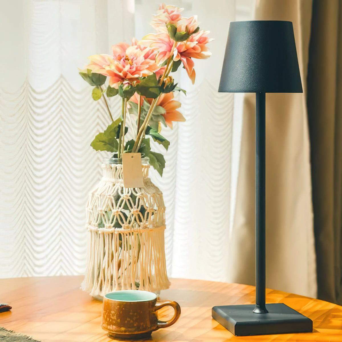 Cordless Rechargeable LED Table Lamp (built-in battery)