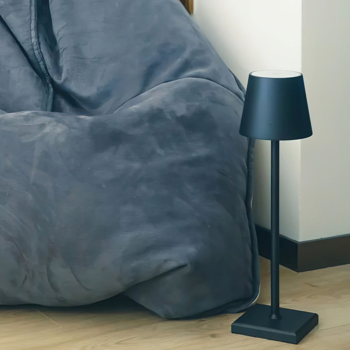 Cordless Rechargeable LED Table Lamp (built-in battery)