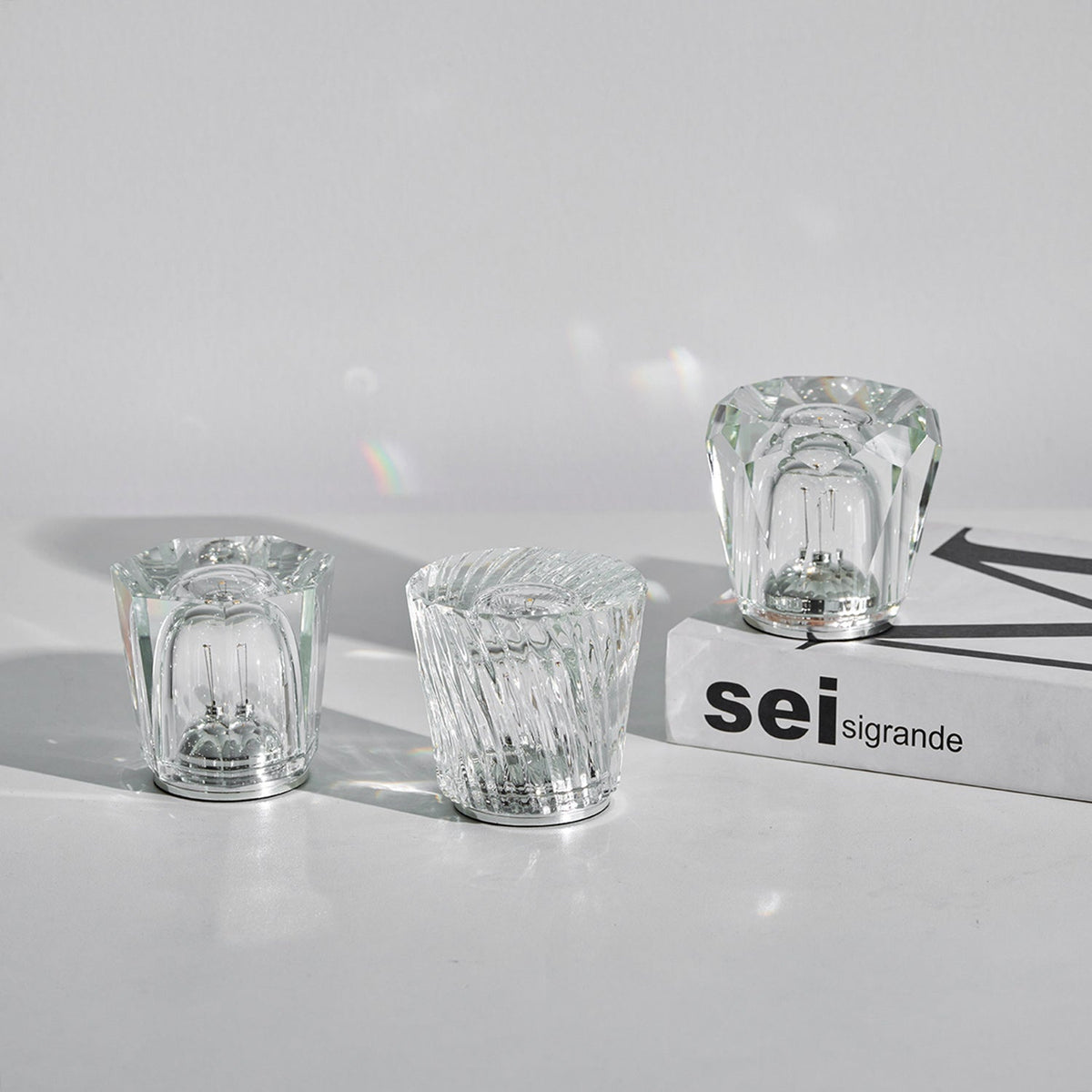 Crystal Diamond Table Lamp (Built-in Battery)