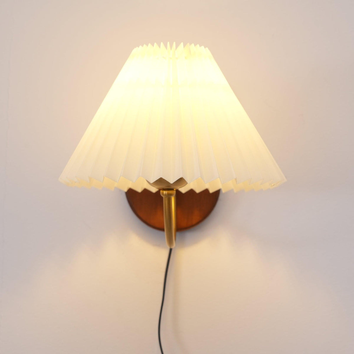 Louise Plug-In Wall Lamp