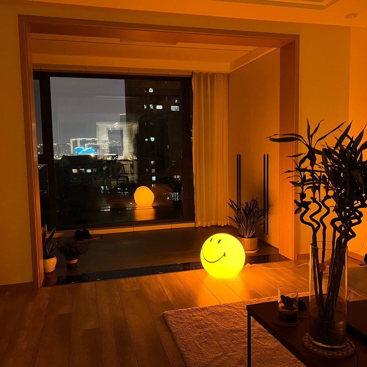 Cheerful Smiley Table Lamp