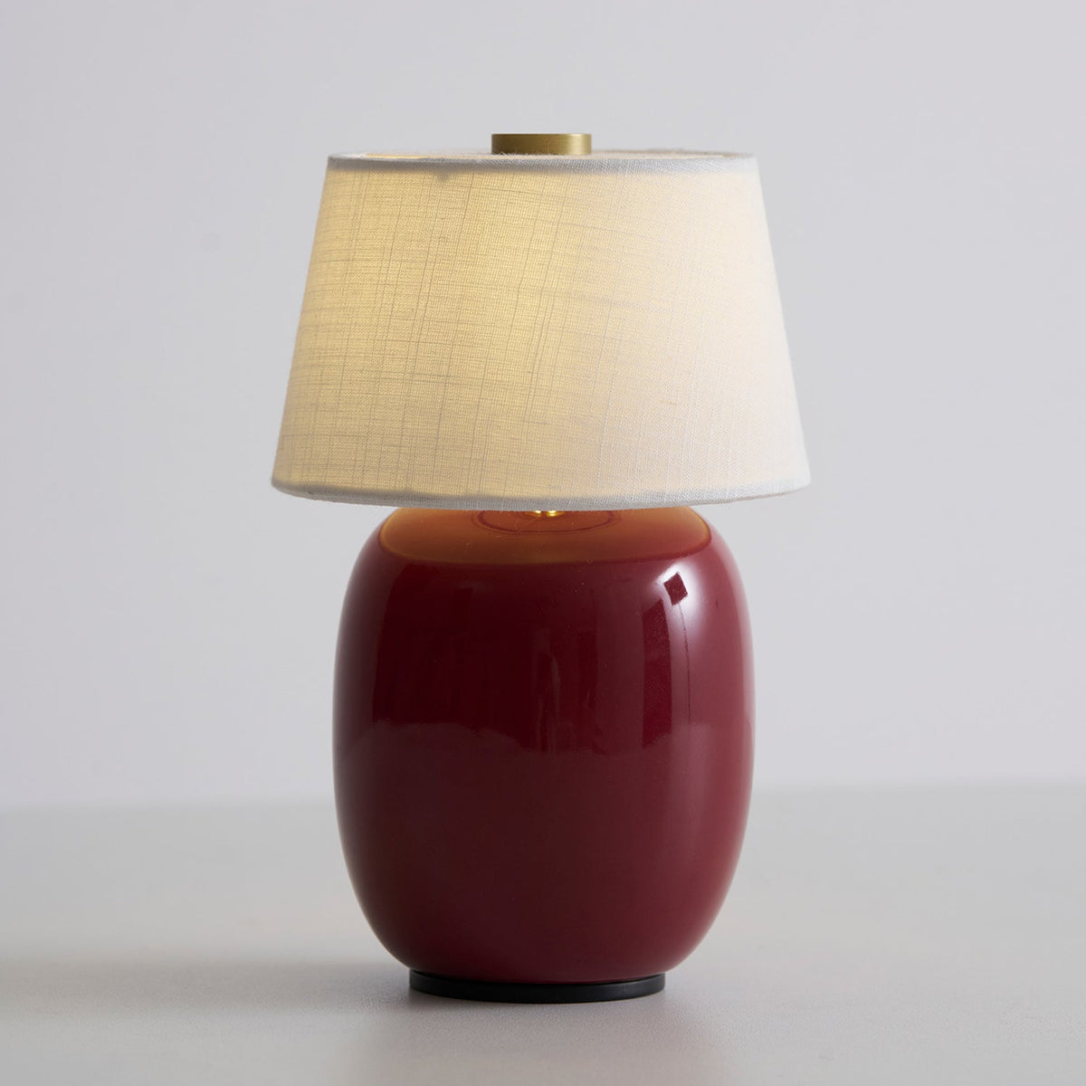 Torso Petite Table Lamp (Built-in Battery)