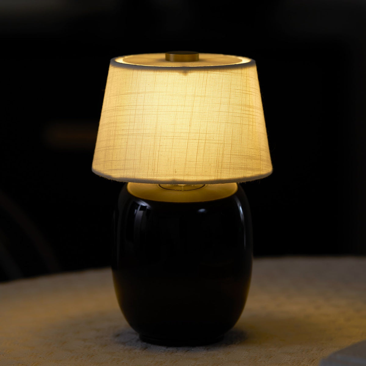 Torso Petite Table Lamp (Built-in Battery)