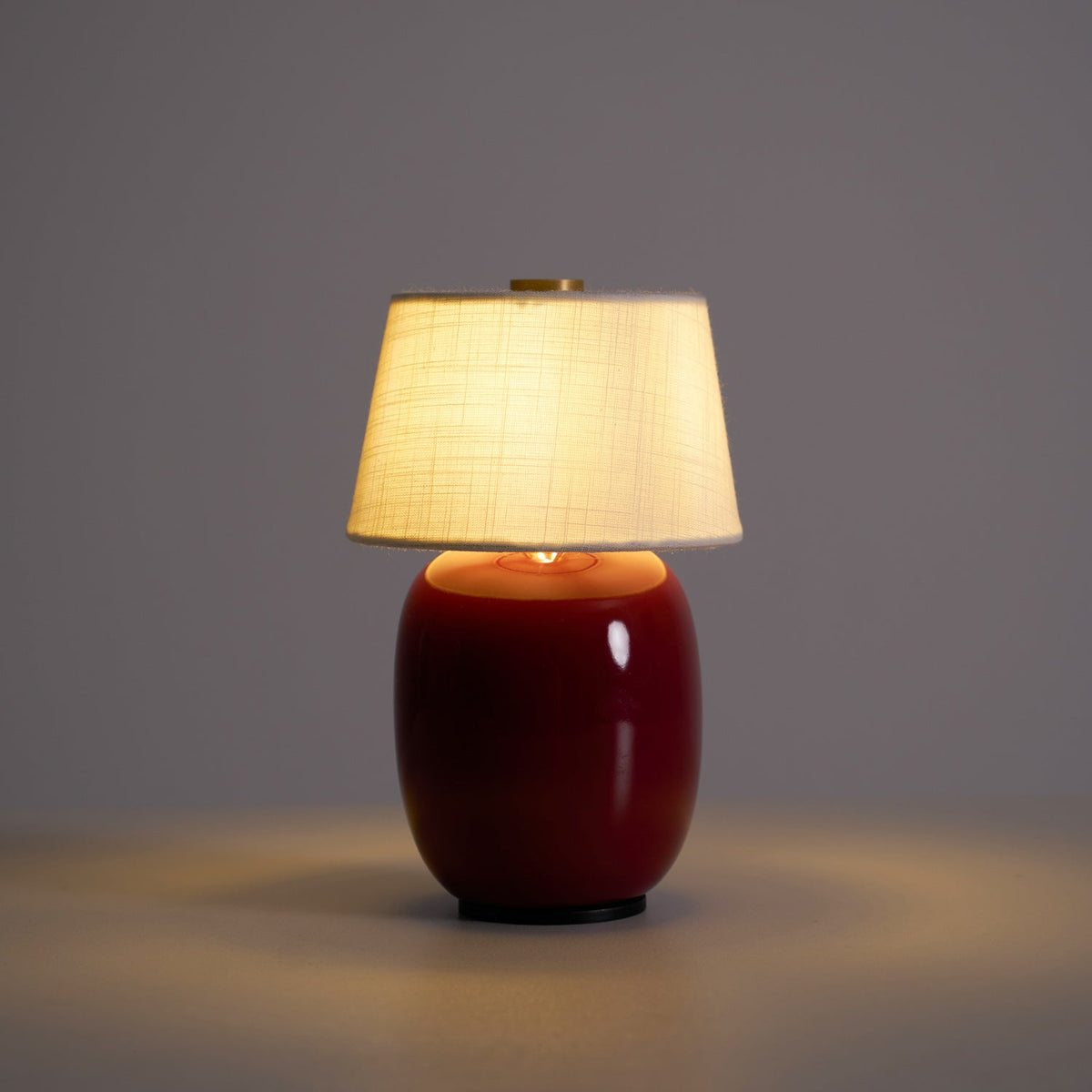Torso Petite Table Lamp (Built-in Battery)