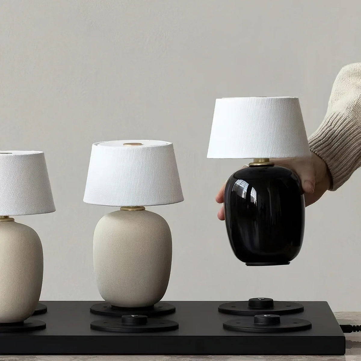 Torso Petite Table Lamp (Built-in Battery)