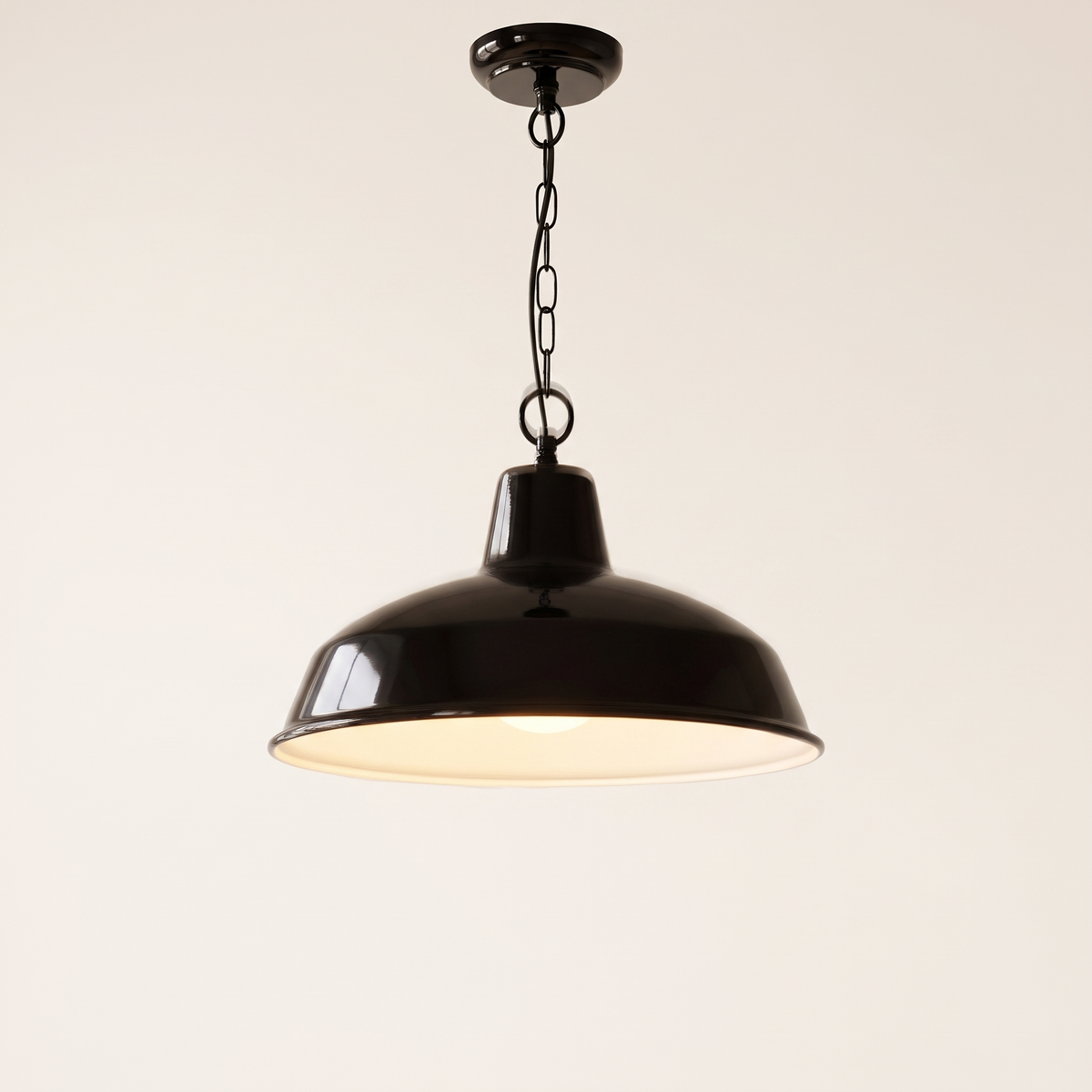Industrial Chain Pendant Light – studio product shot