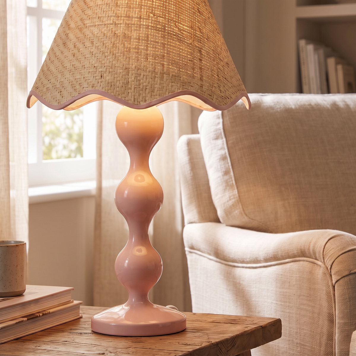 Evie Raffia Scalloped Table Lamp – Blush – close-up detail