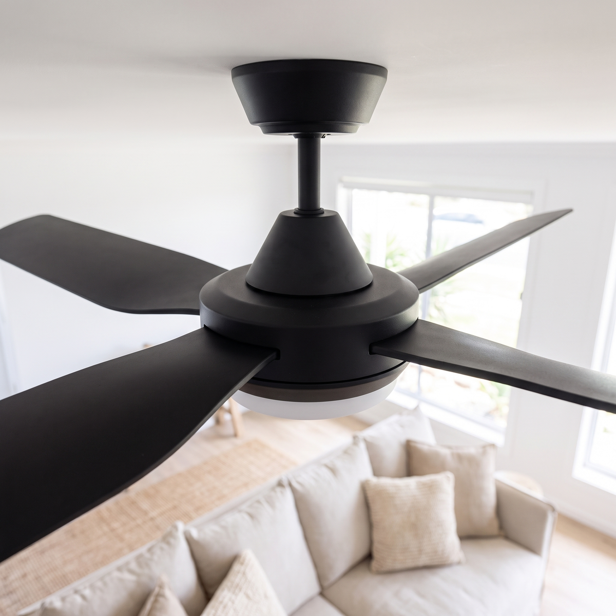 Bondi 48" / 52" AC Ceiling Fan with Optional LED Light – close-up detail