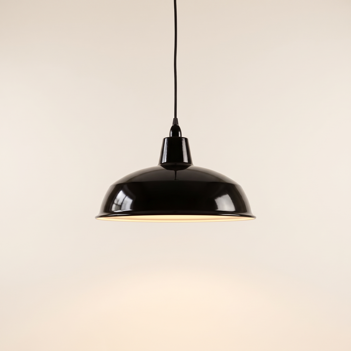 Warehouse Industrial Pendant Light – studio product shot
