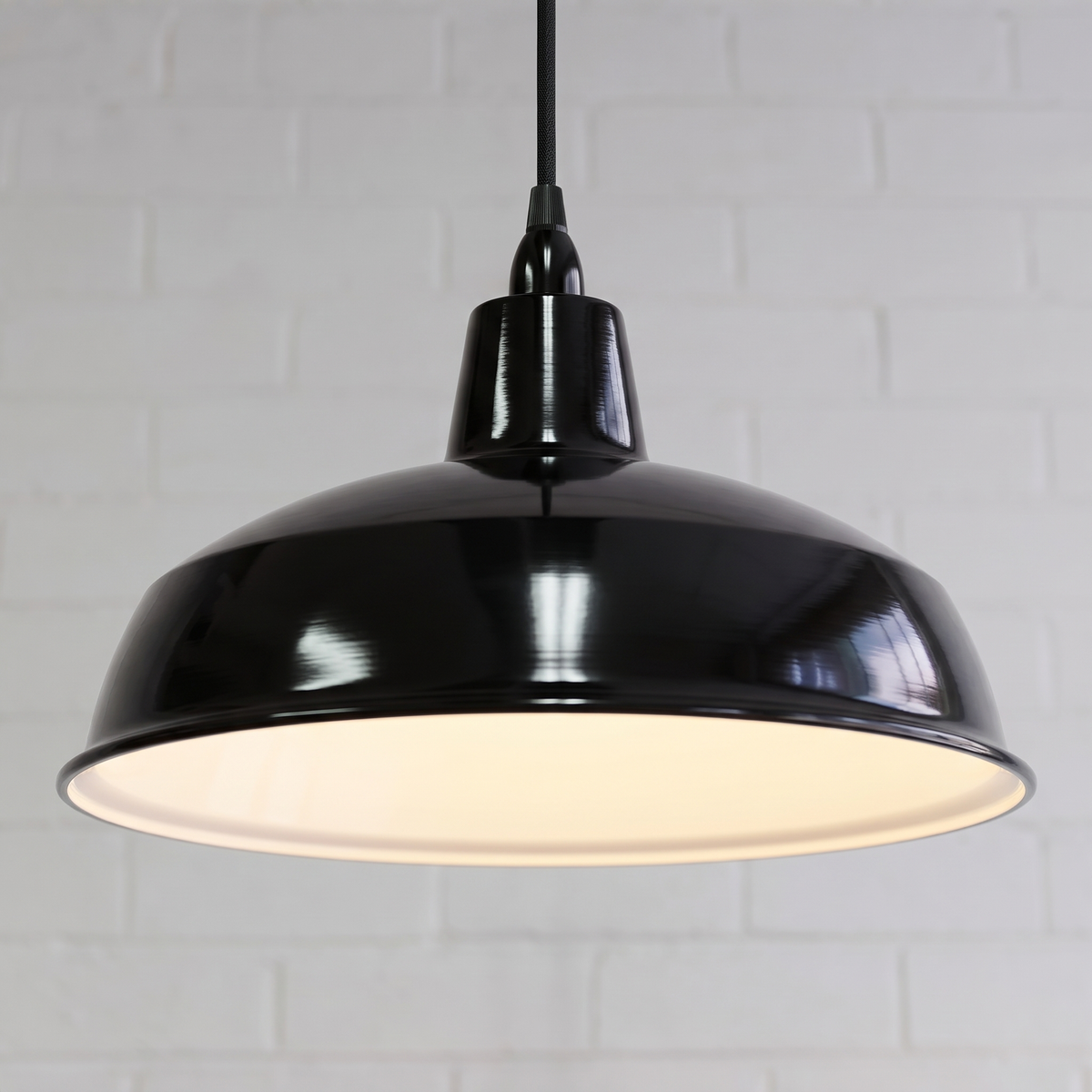 Warehouse Industrial Pendant Light – close-up detail