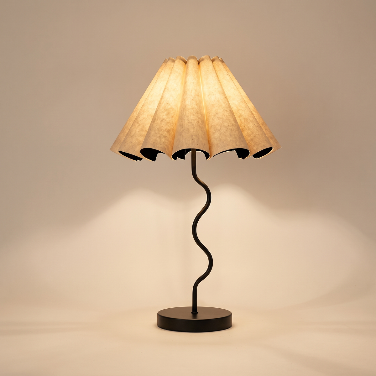Cora Fluted Table Lamp – Black & Natural – studio product shot