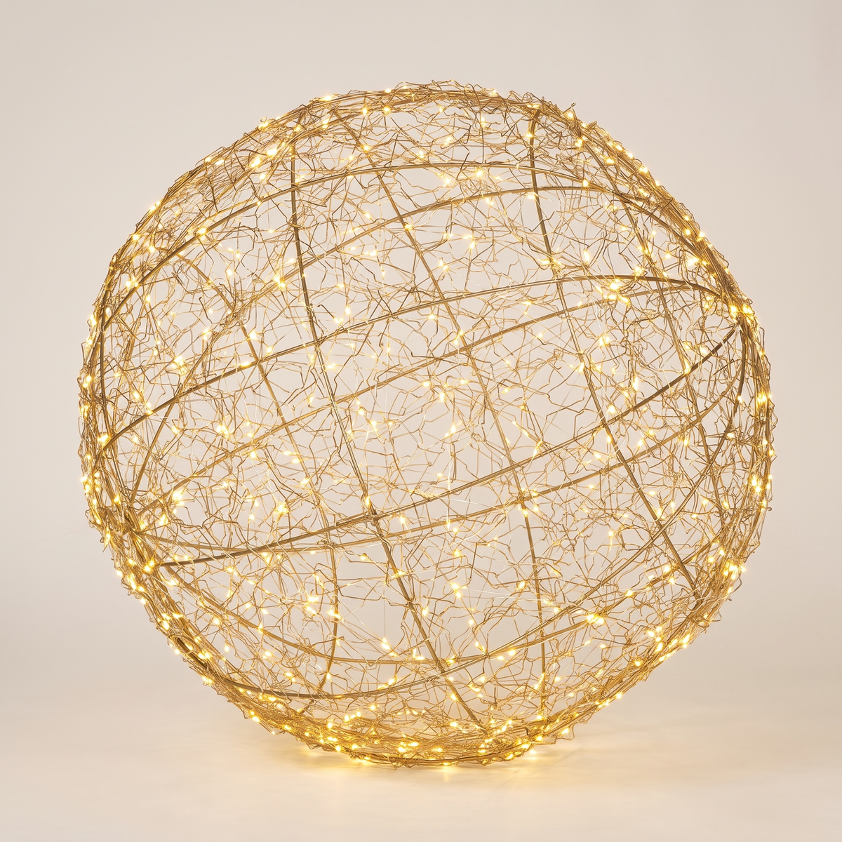 Illuminated Metal Christmas Sphere – 40cm, 720 LED – studio view