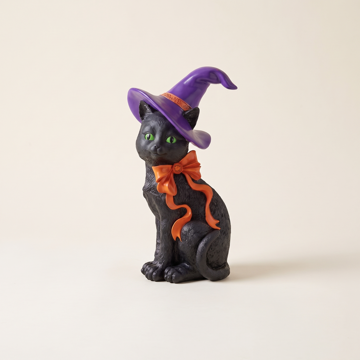 Black Cat in Witch Hat Figurine – 34cm Resin Halloween Decor – studio view