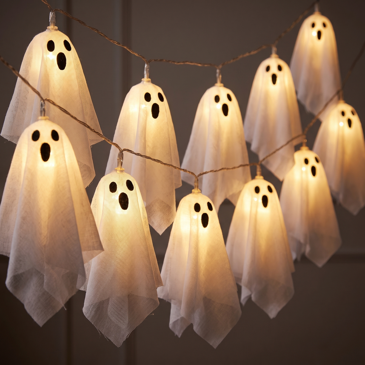 Floating Ghost String Lights – 10 LED Battery Halloween Lights – close-up detail