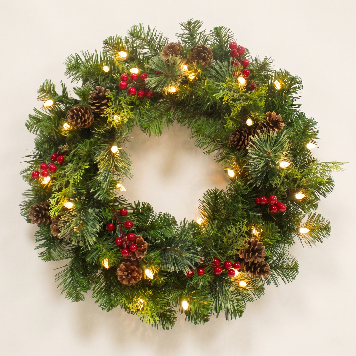 Pre-Lit Evergreen Pinecone & Berry Christmas Wreath – 71cm – studio view