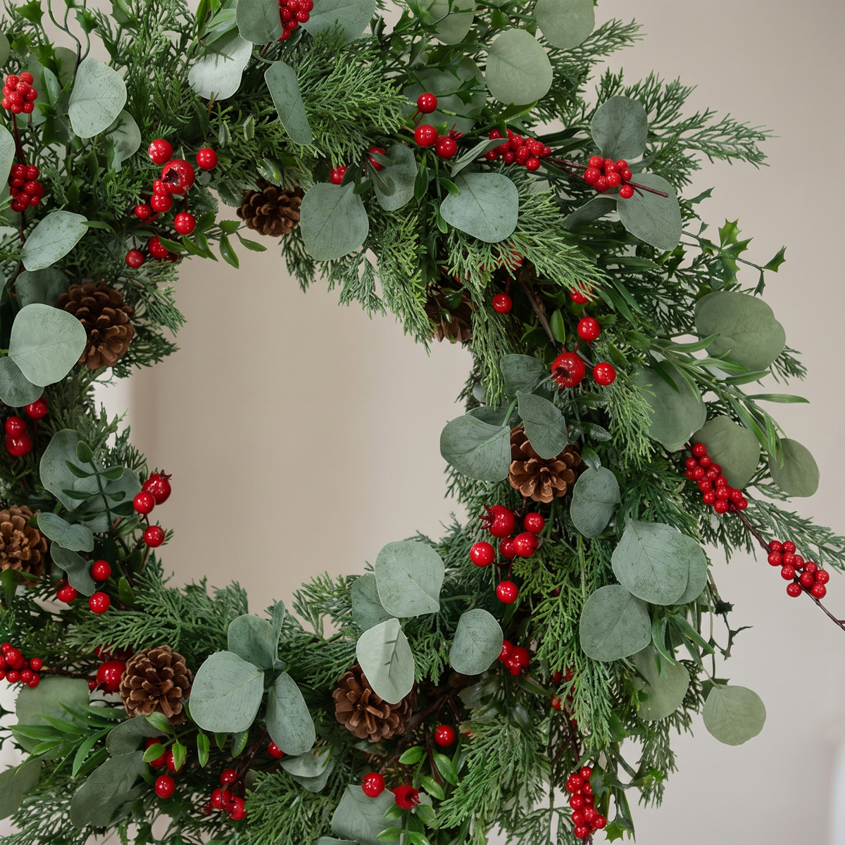 Eucalyptus Evergreen Christmas Wreath with Red Berries – 71cm – close-up detail