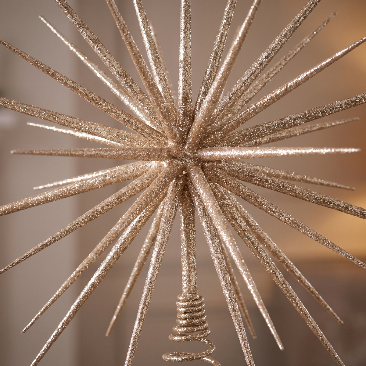 Champagne 3D Starburst Christmas Tree Topper – 30cm – close-up detail