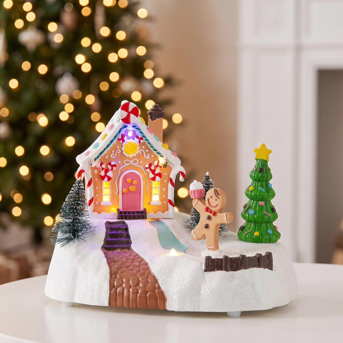 Musical Light-Up Gingerbread House Scene – 20cm – close-up detail