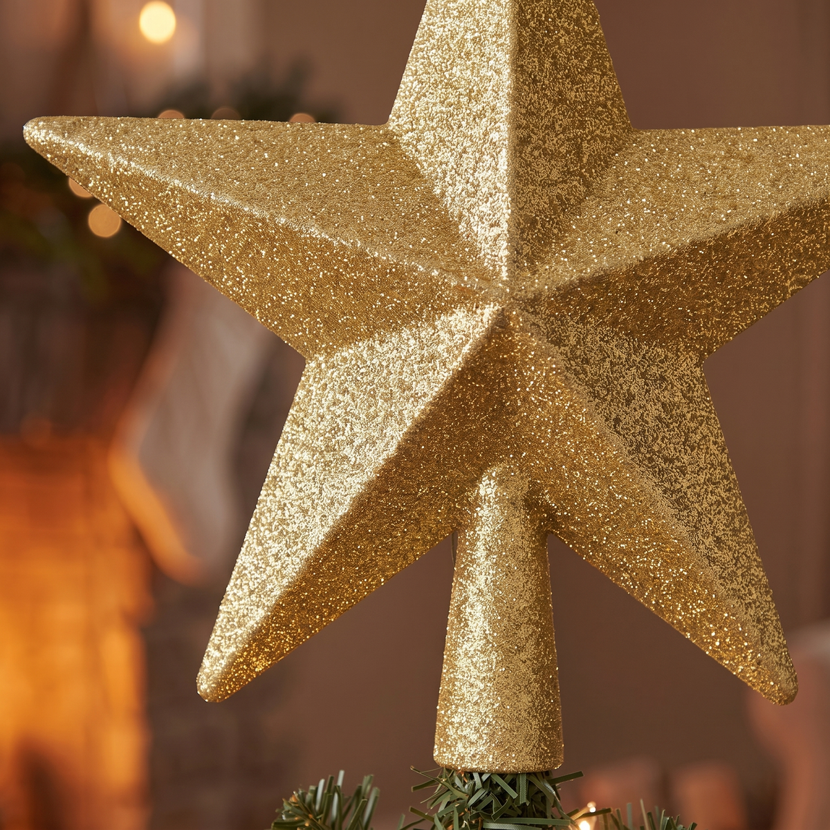 Gold Glitter Star Christmas Tree Topper – 19cm – close-up detail