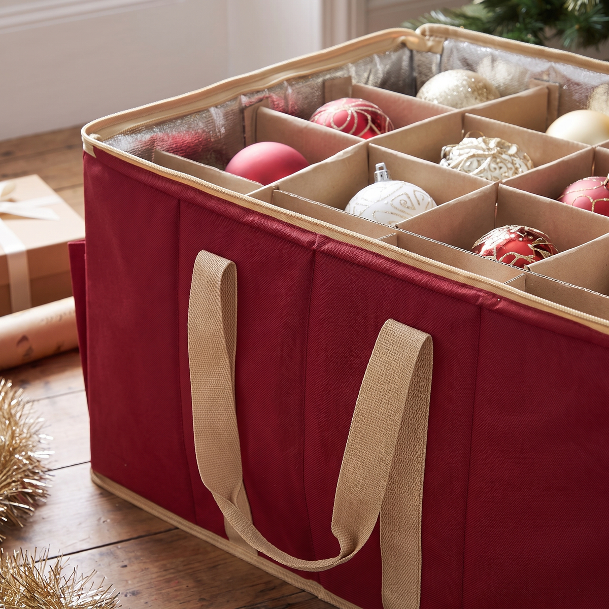 Padded Bauble Storage Bag – Holds 128 Ornaments – close-up detail