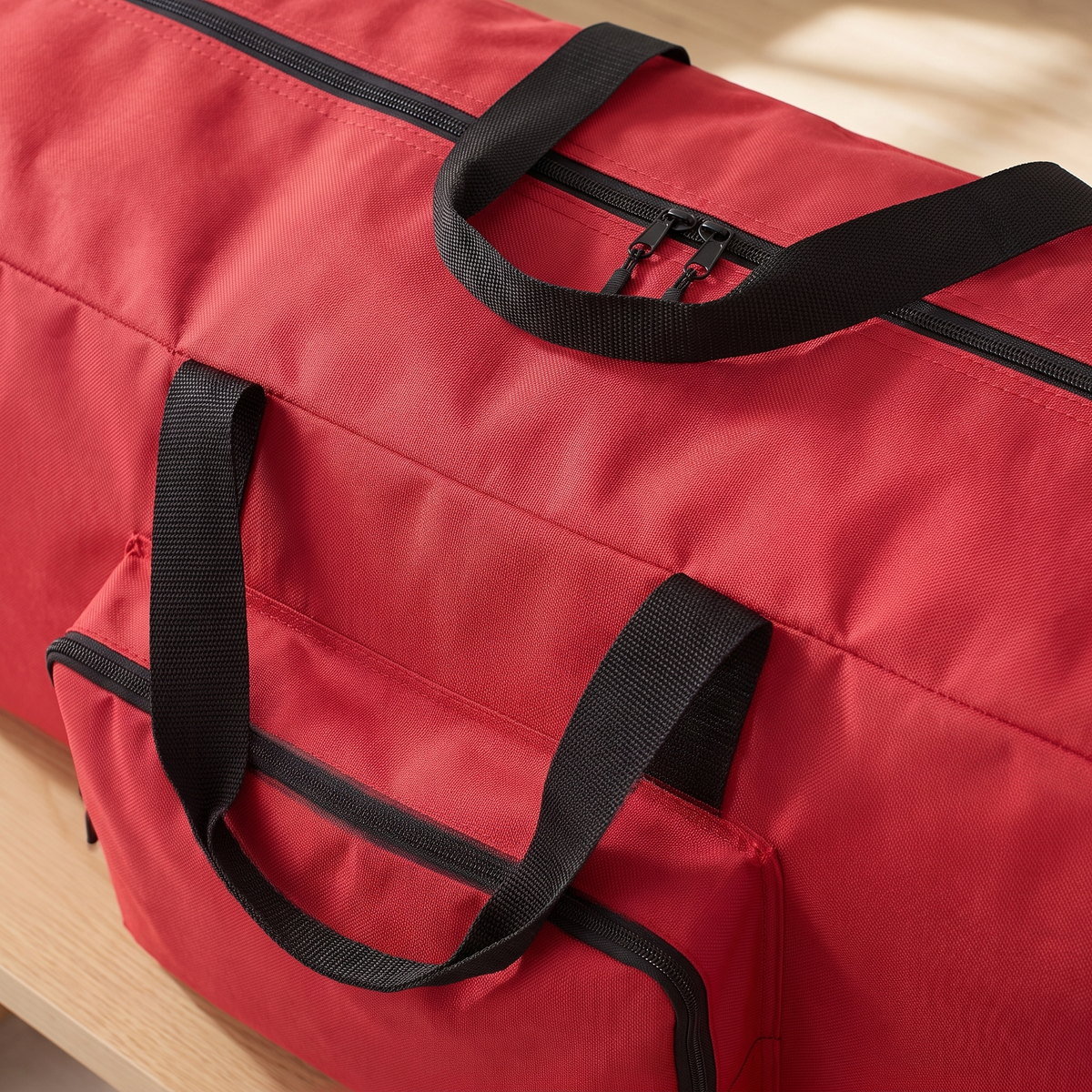 Red Christmas Tree Storage Bag with Handles – Fits 7ft Trees – close-up detail