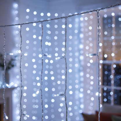 Cool White LED Curtain Christmas Lights – 6m x 3m, 600 LED – close-up of the glowing LEDs