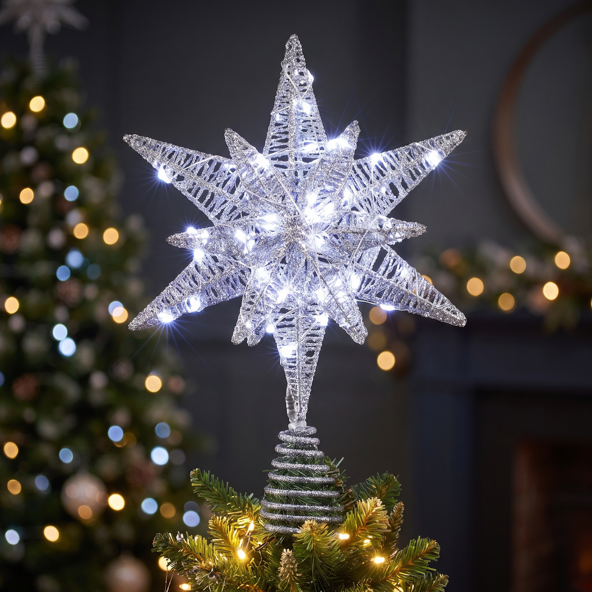 Silver 3D LED Star Christmas Tree Topper – 27cm, 60 LED – close-up of the silver star LEDs