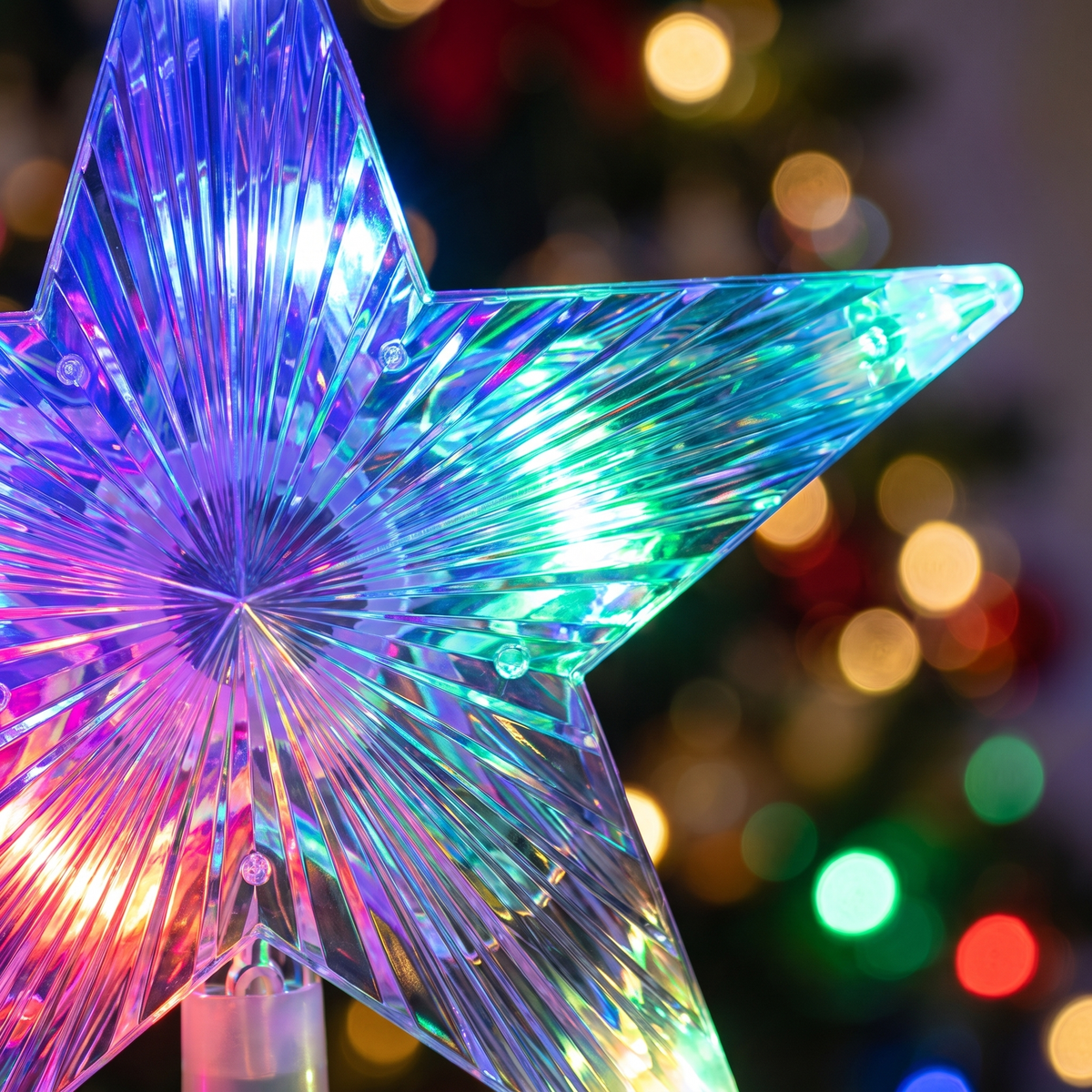RGB Crystal LED Star Christmas Tree Topper – 23cm, App Control – close-up of the crystal-effect facets