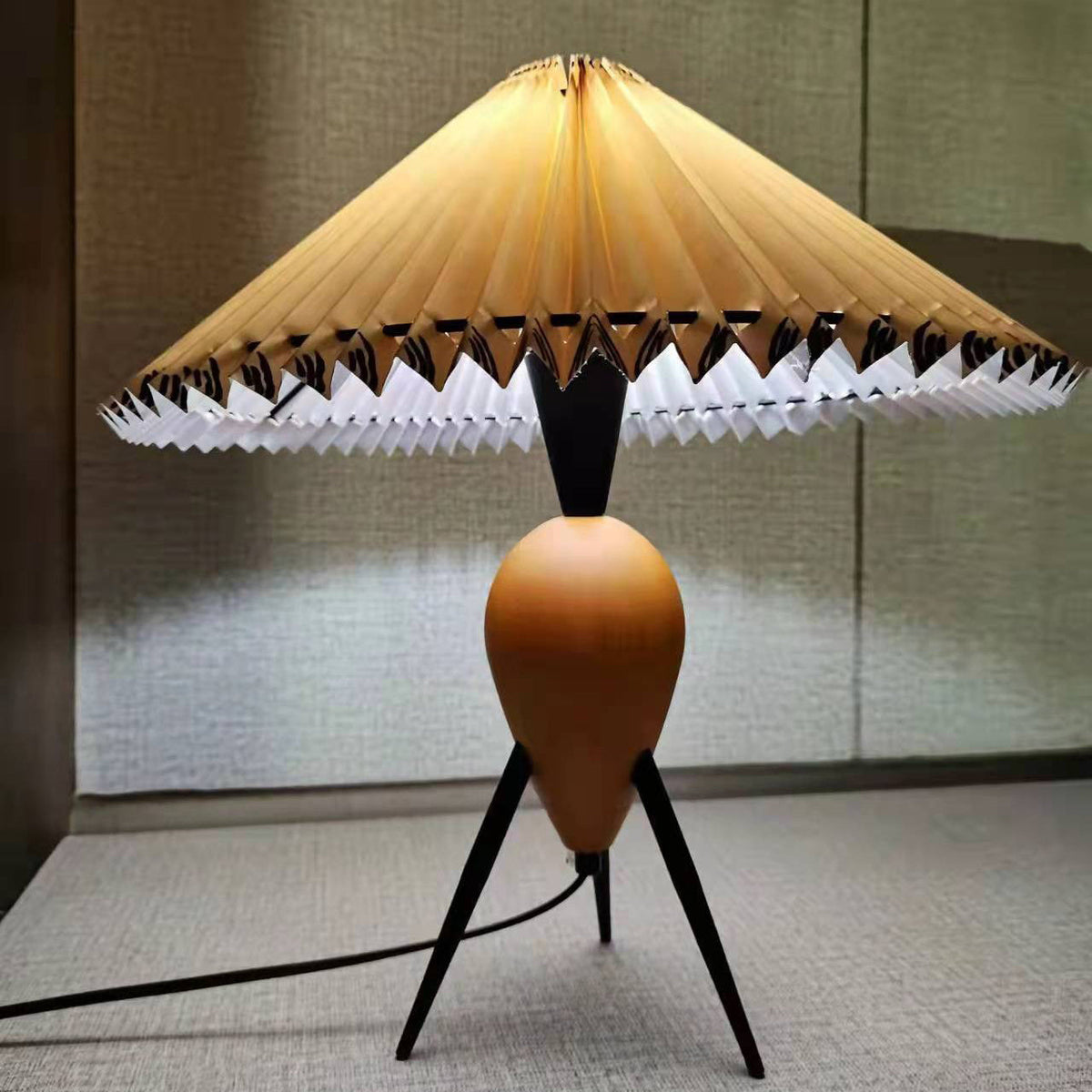 Mian Table Lamp