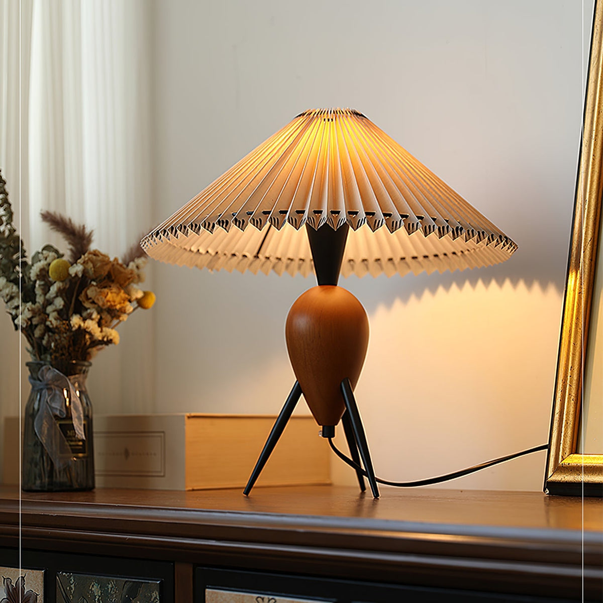 Mian Table Lamp