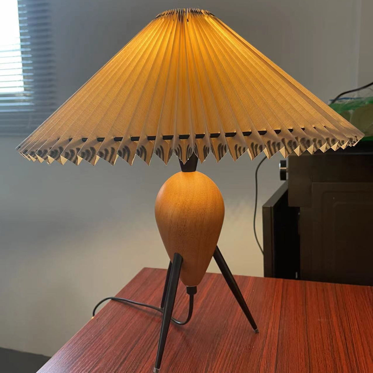 Mian Table Lamp